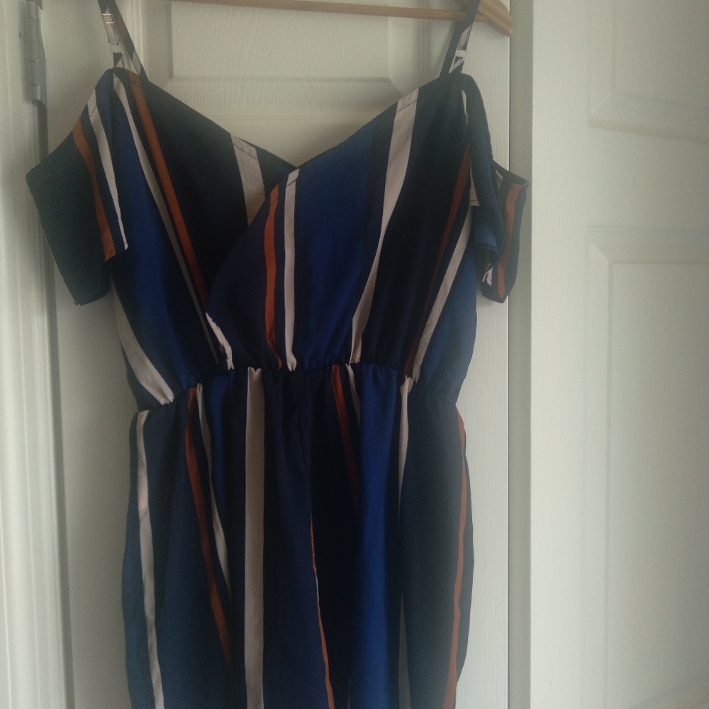 Super cute Pinstriped Romper! - Picture 8 of 8